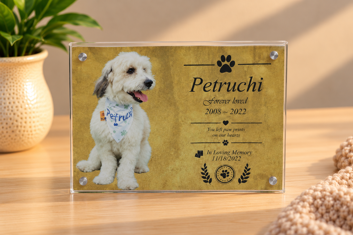 Pet tribute plaque
